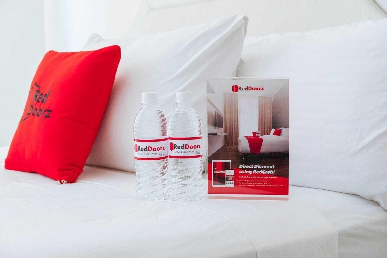 Reddoorz Premium Near Greenbelt Makati - Vaccinated Staff Makati City Екстер'єр фото