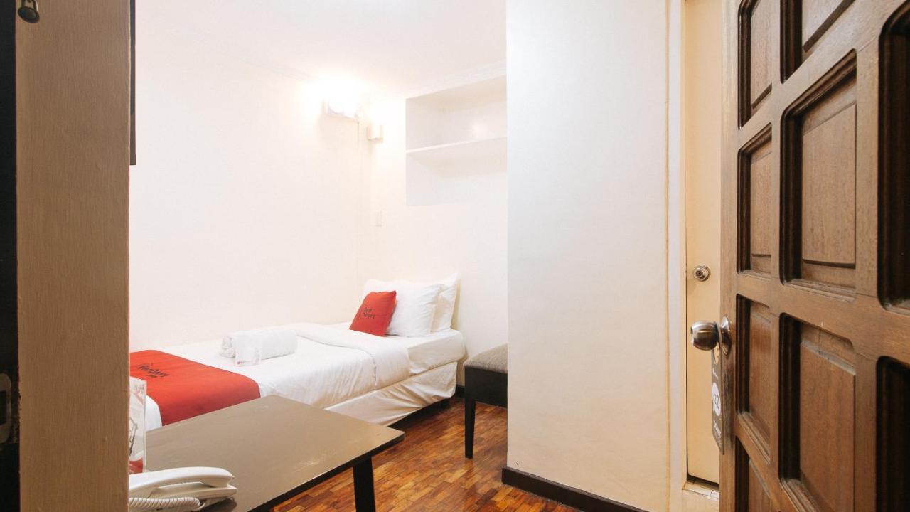 Reddoorz Premium Near Greenbelt Makati - Vaccinated Staff Makati City Екстер'єр фото