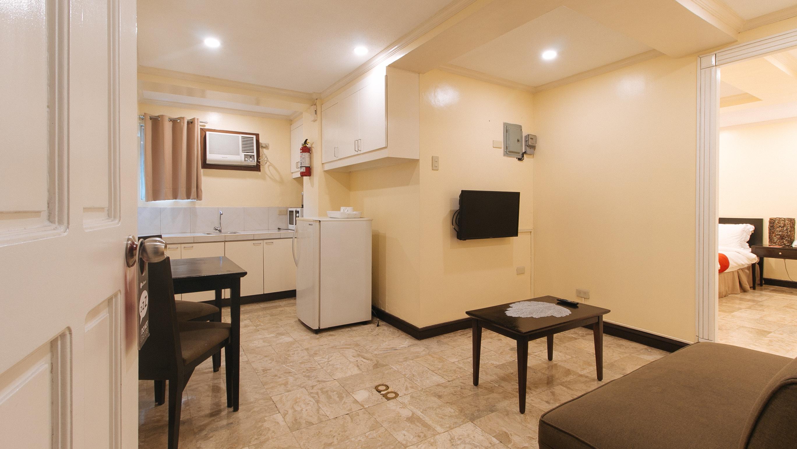 Reddoorz Premium Near Greenbelt Makati - Vaccinated Staff Makati City Екстер'єр фото