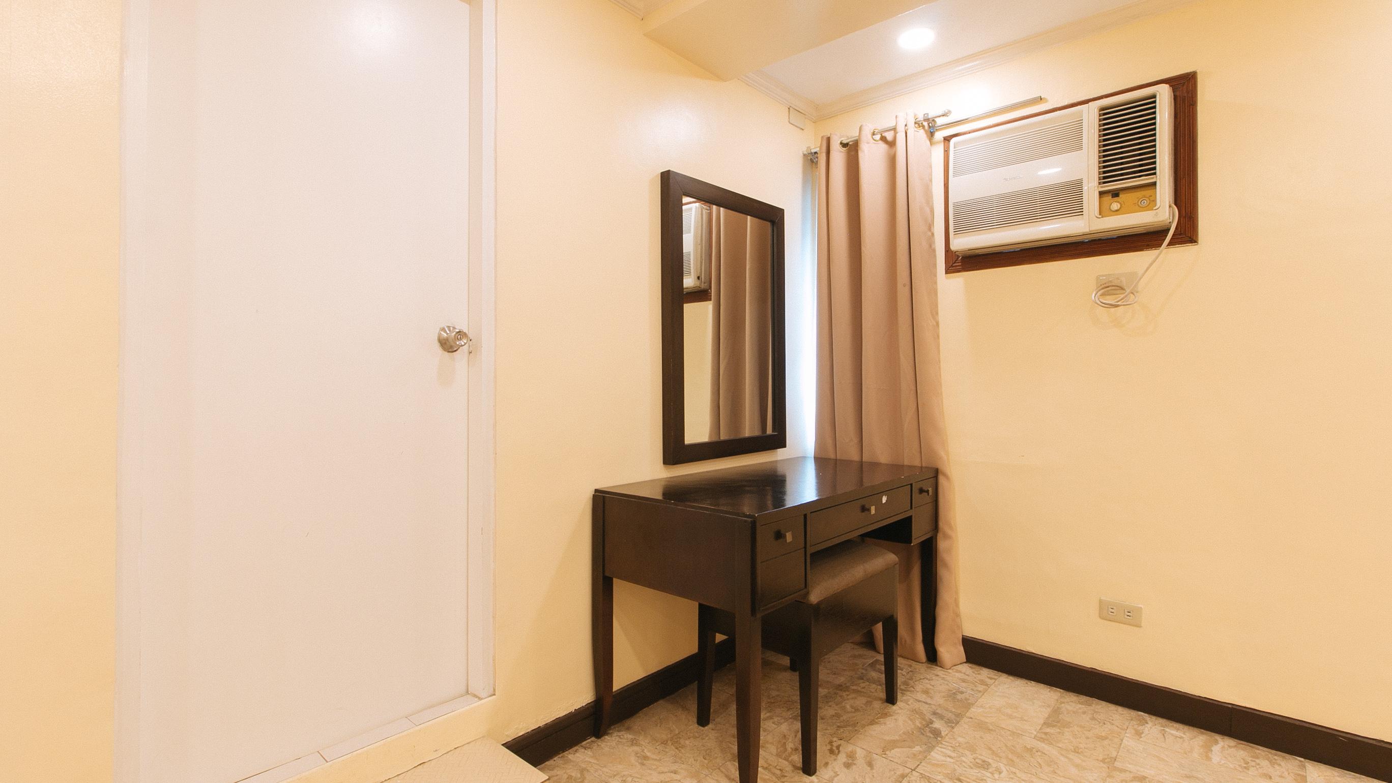 Reddoorz Premium Near Greenbelt Makati - Vaccinated Staff Makati City Екстер'єр фото