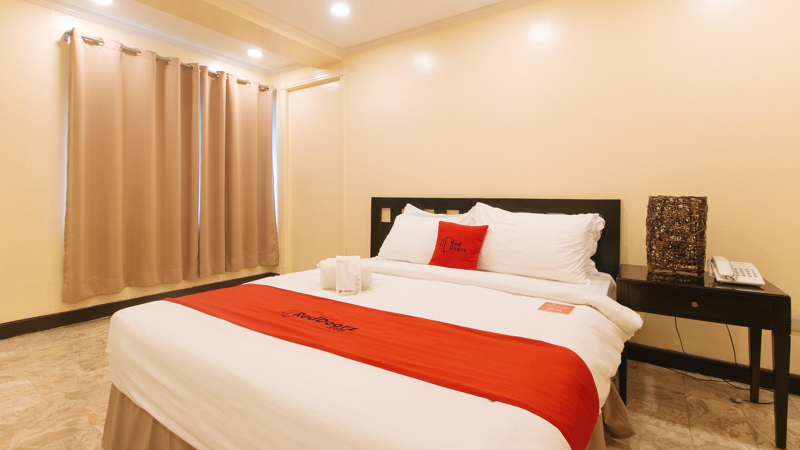 Reddoorz Premium Near Greenbelt Makati - Vaccinated Staff Makati City Екстер'єр фото