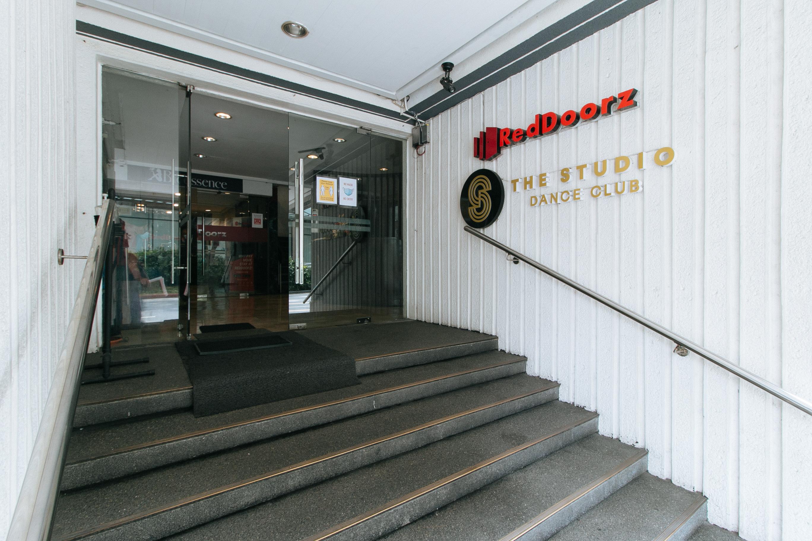 Reddoorz Premium Near Greenbelt Makati - Vaccinated Staff Makati City Екстер'єр фото