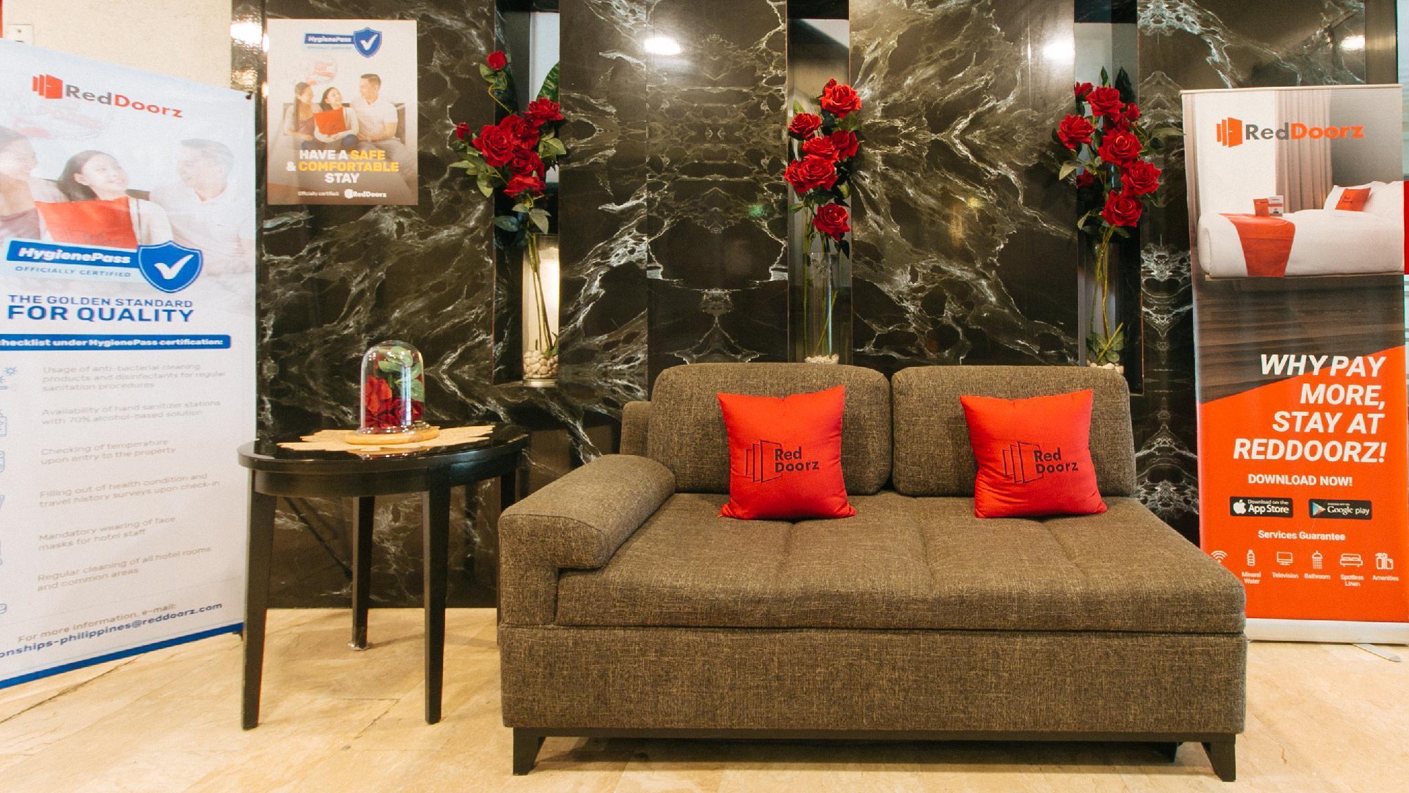 Reddoorz Premium Near Greenbelt Makati - Vaccinated Staff Makati City Екстер'єр фото